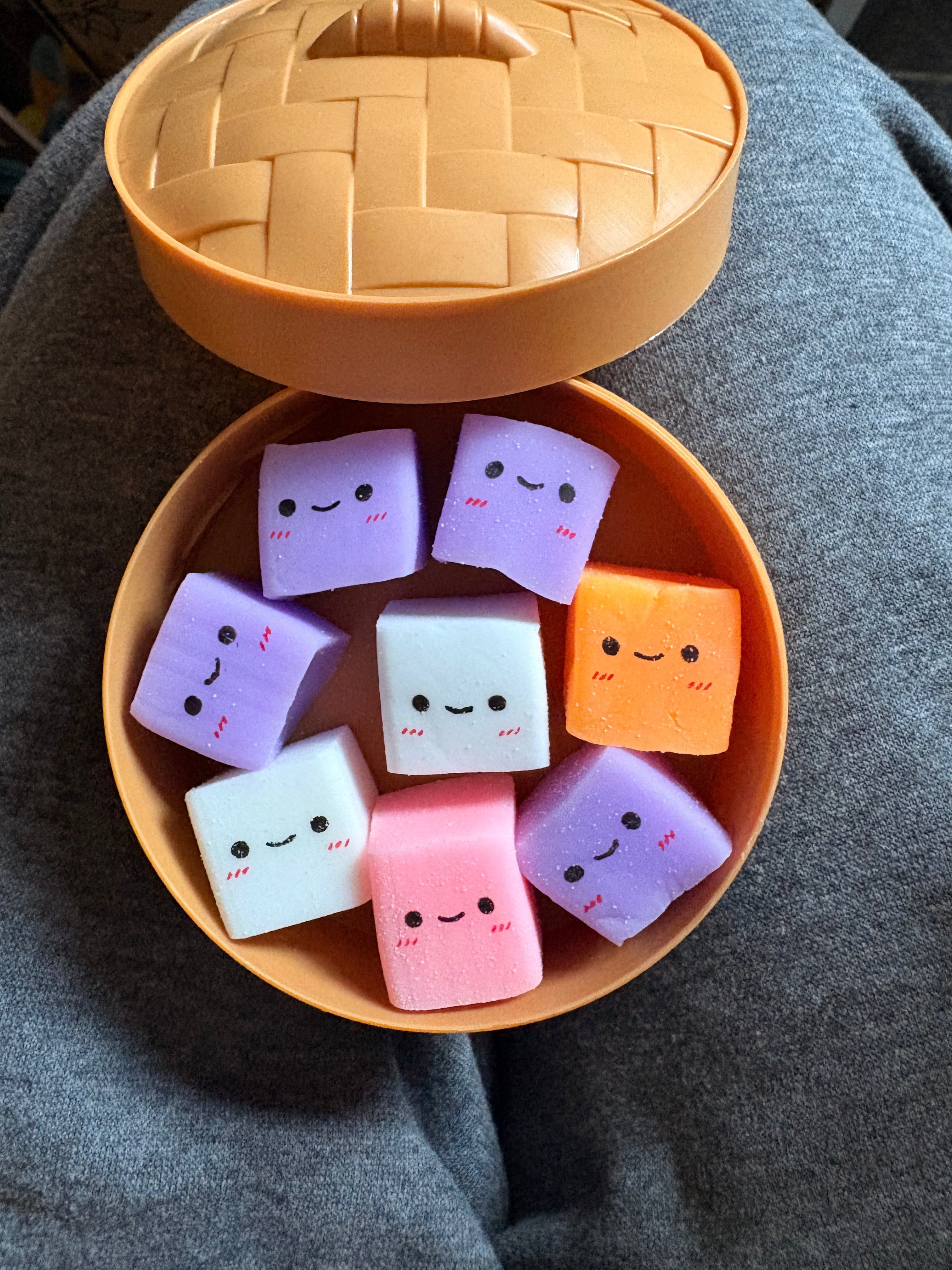 Kawaii Mochi Squishy 8-Piece Set – Pastel Characters